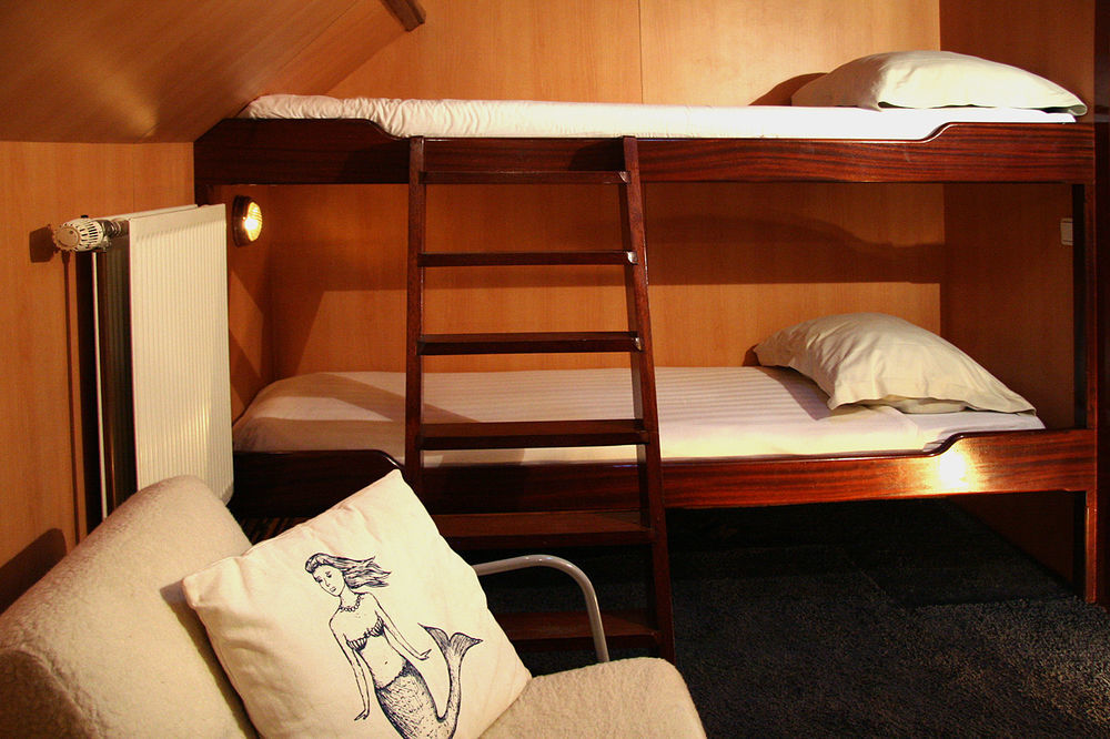 Boat 'Opoe Sientje' Bed and Breakfast Nijmegen Exteriör bild